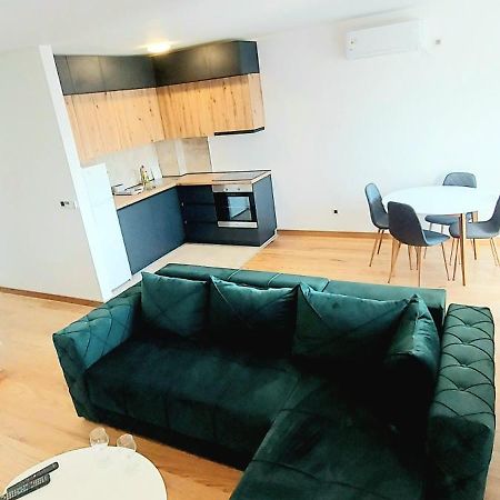 Magenta Zvezdara Apartment Belgrade Luaran gambar